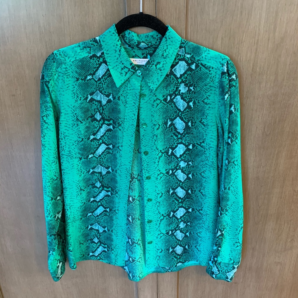 Equipment blouse